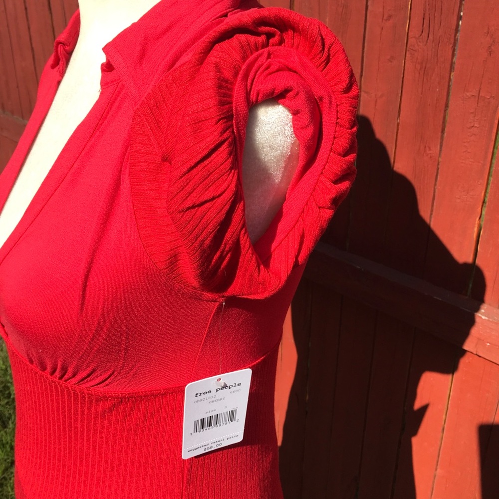 Red top - Picture 5 of 8